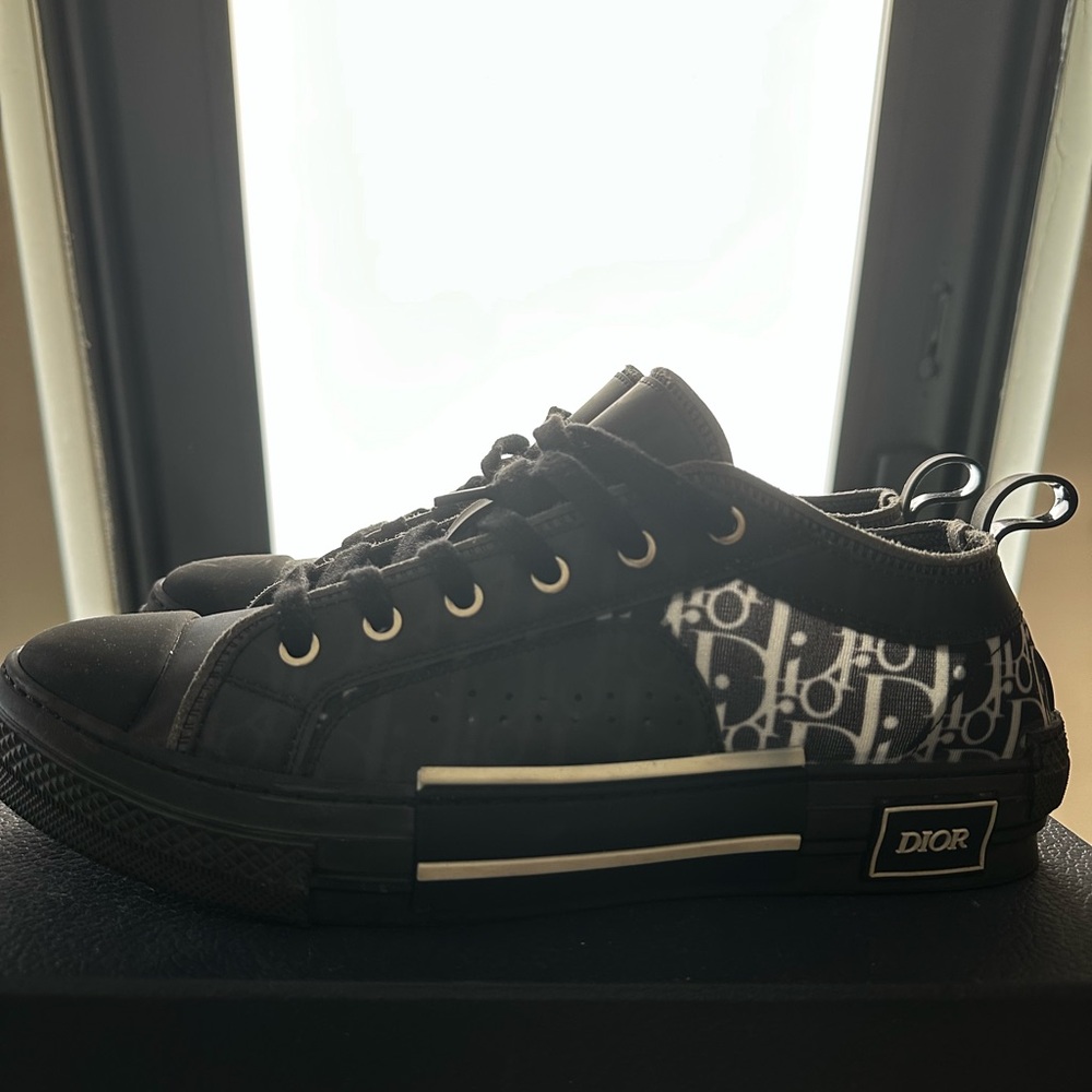 Black Diors